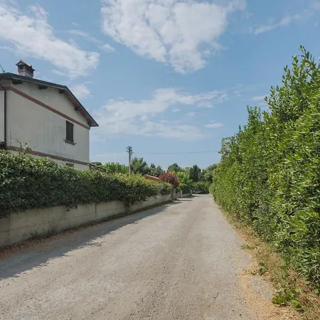 Casina Del Sole By Interhome Holiday home Lido di Camaiore