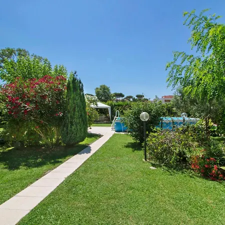 Casina Del Sole By Interhome Holiday home Lido di Camaiore