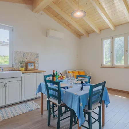 Holiday home Casina Del Sole By Interhome Lido di Camaiore