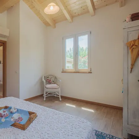 Holiday home Casina Del Sole By Interhome Lido di Camaiore