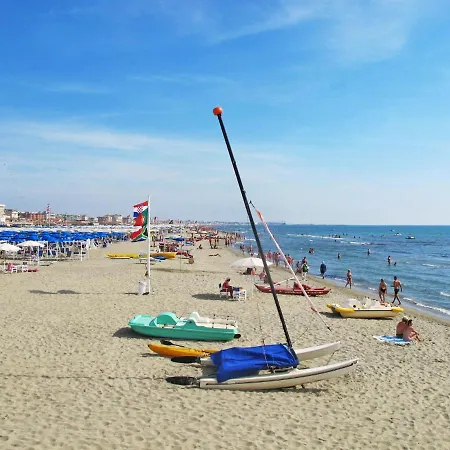 Casina Del Sole By Interhome * Lido di Camaiore