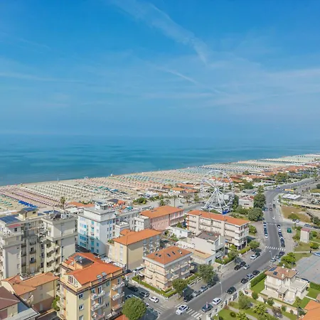 Casina Del Sole By Interhome Lido di Camaiore