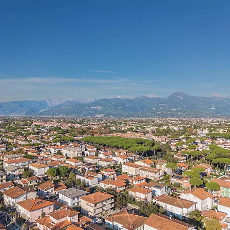 Casina Del Sole By Interhome * Lido di Camaiore